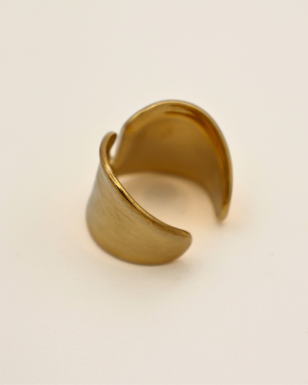 Shell Curve Ring - SMOLL republic