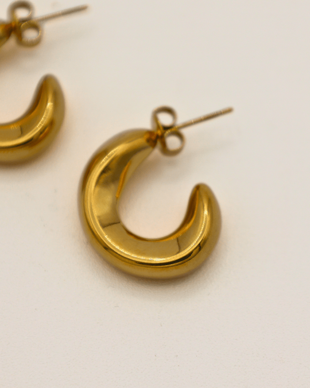 Soft Curve Mini Hoops - SMOLL republic