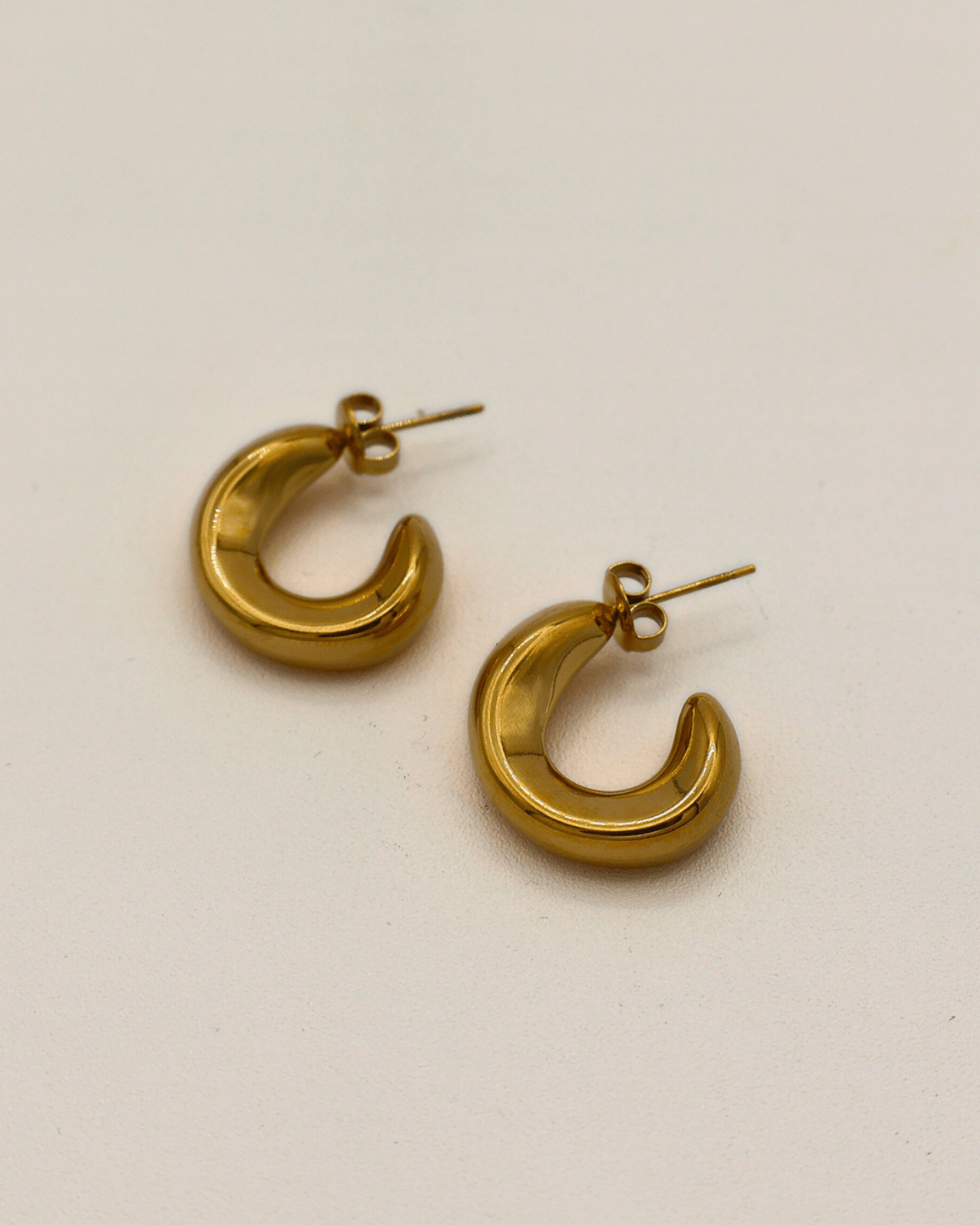 Soft Curve Mini Hoops - SMOLL republic